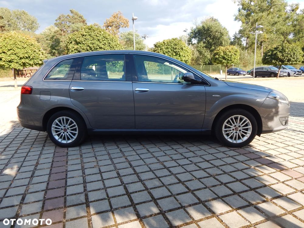 Fiat Croma 2.2 16V Dynamic - 4