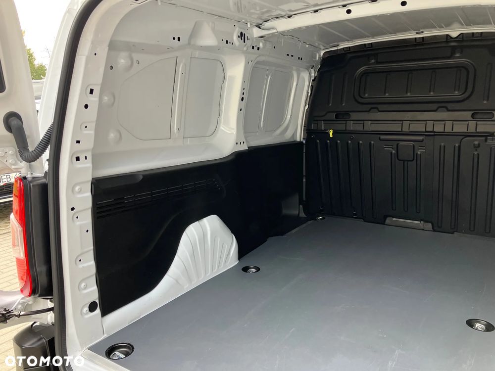 Toyota Proace City 1.5 D-4D Long 2,4t Active - 8