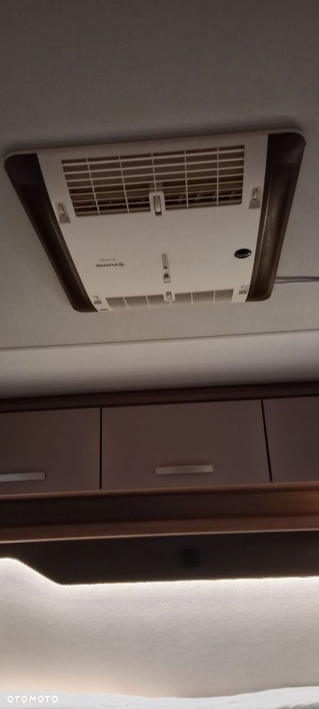 KNAUS LIVE WAVE 700MEG - 24