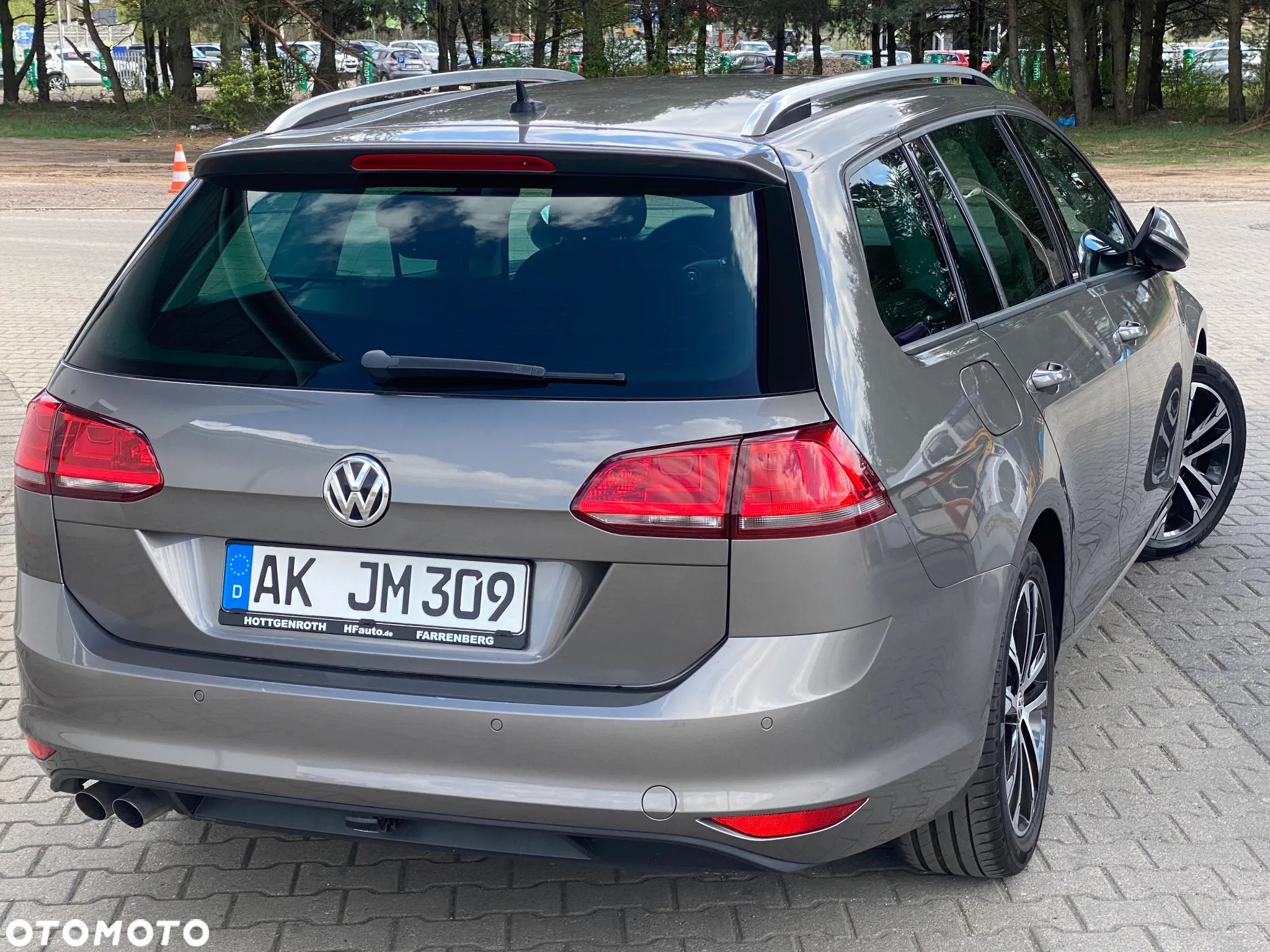 Volkswagen Golf - 8