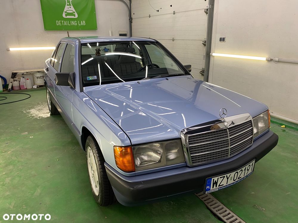 Mercedes-Benz W201 (190) - 30
