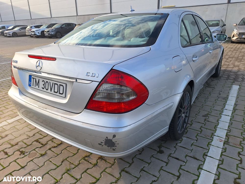 Mercedes-Benz E 200 CDI - 9