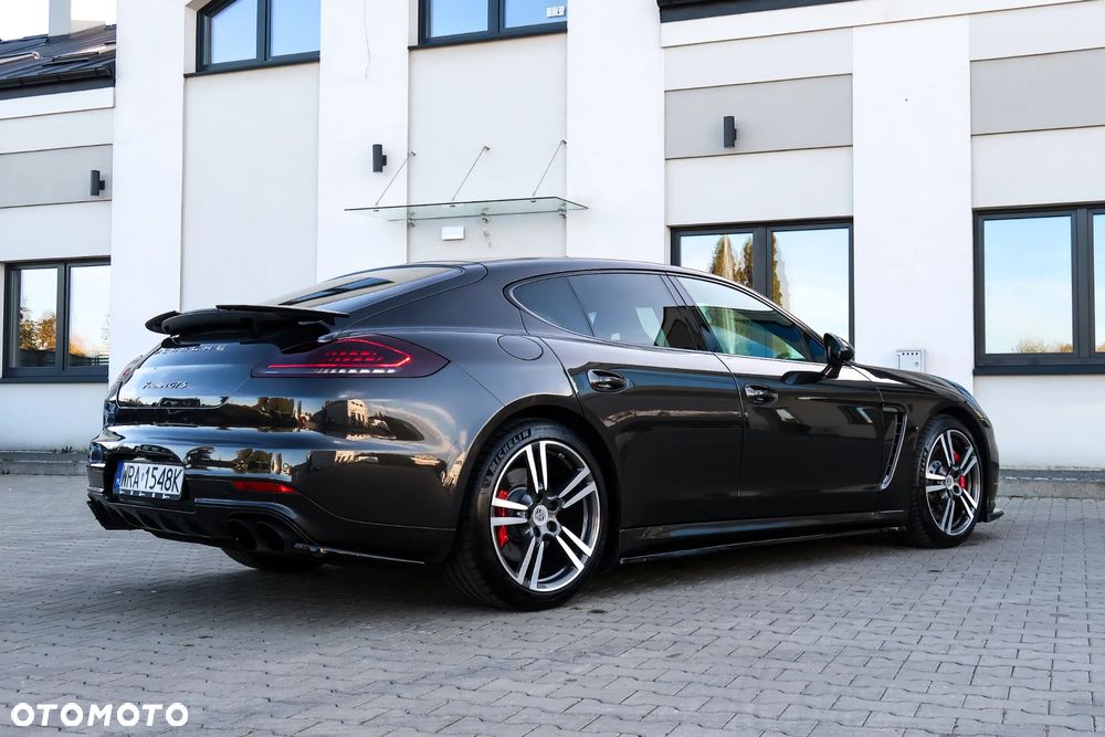 Porsche Panamera GTS - 17