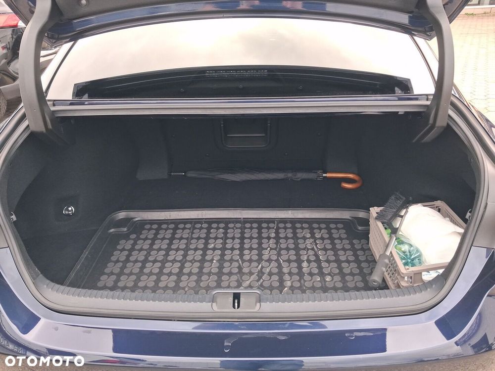 Lexus ES 300h Business Edition - 11