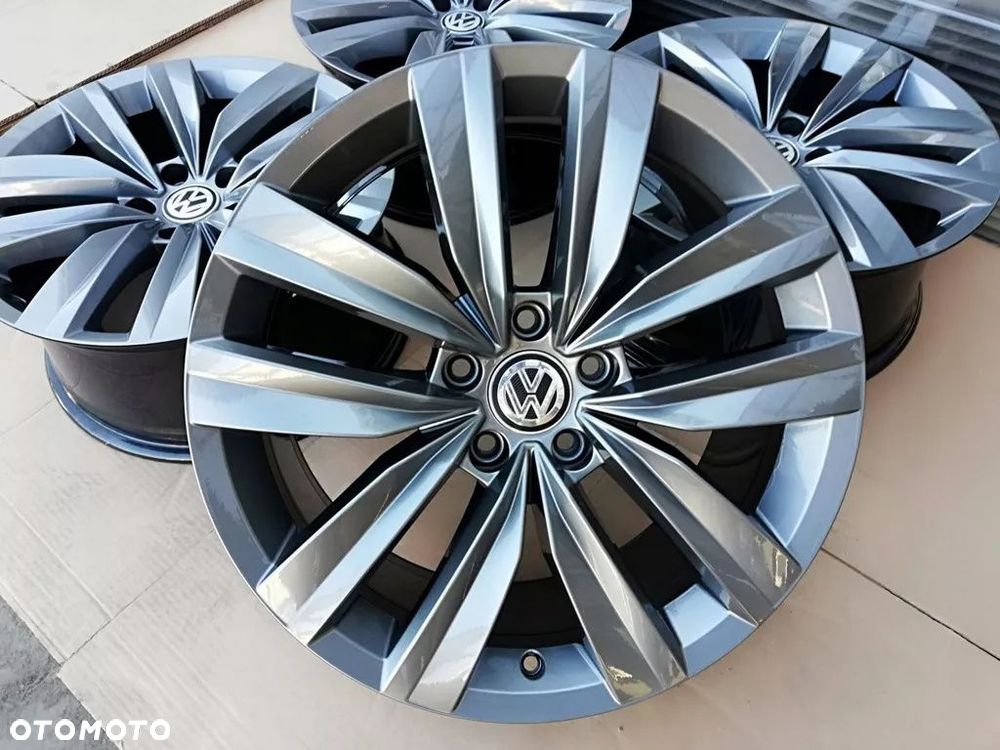 VW ARTEON GOLF T-ROCK PASSAT SCIROCO 3g8 18'' OEM - 1