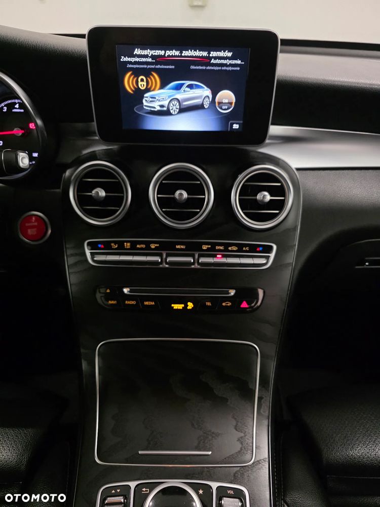 Mercedes-Benz GLC 250 4Matic 9G-TRONIC AMG Line - 15