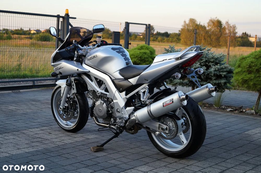 Suzuki SV - 8
