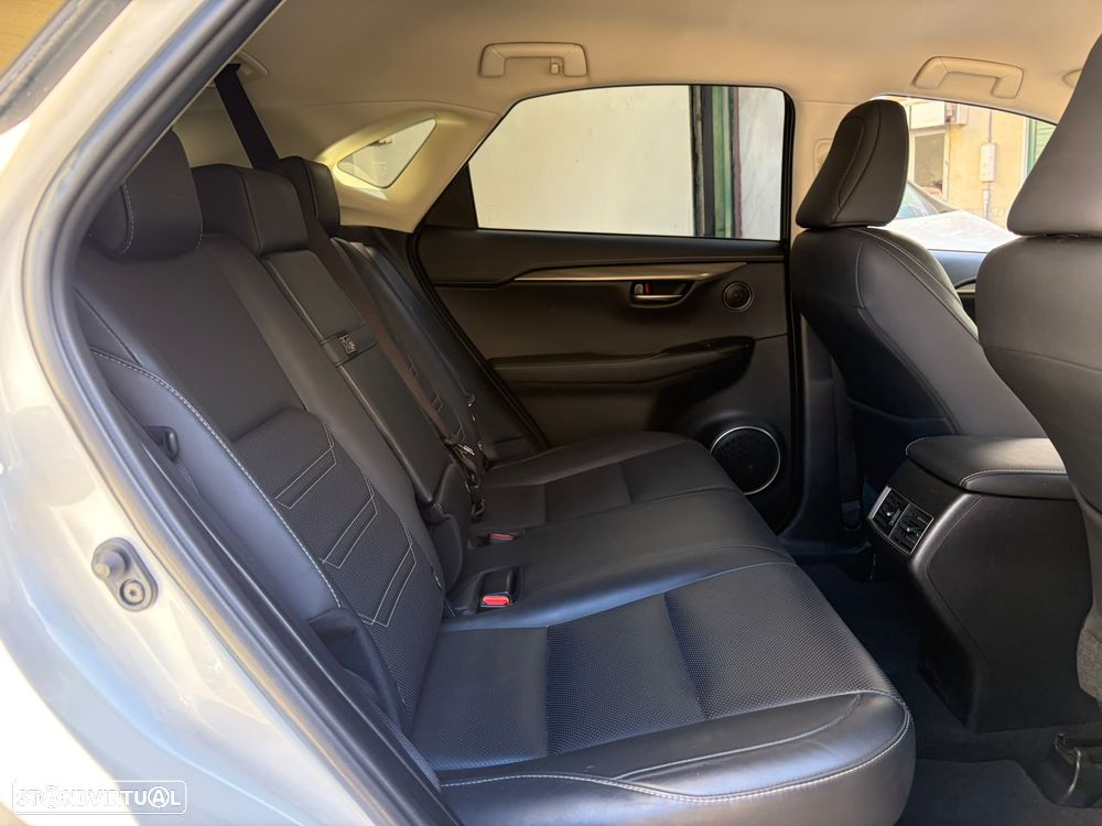 Lexus NX 300h F Sport 4WD - 9