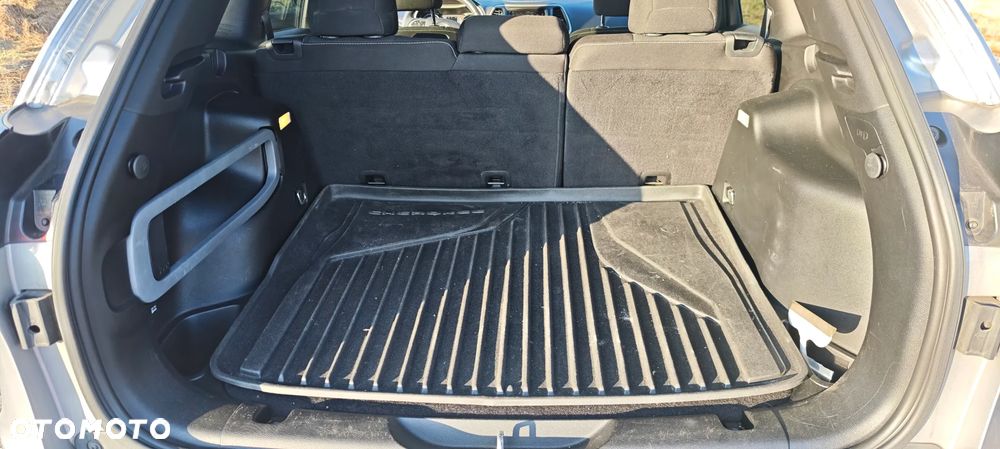 Jeep Cherokee - 23