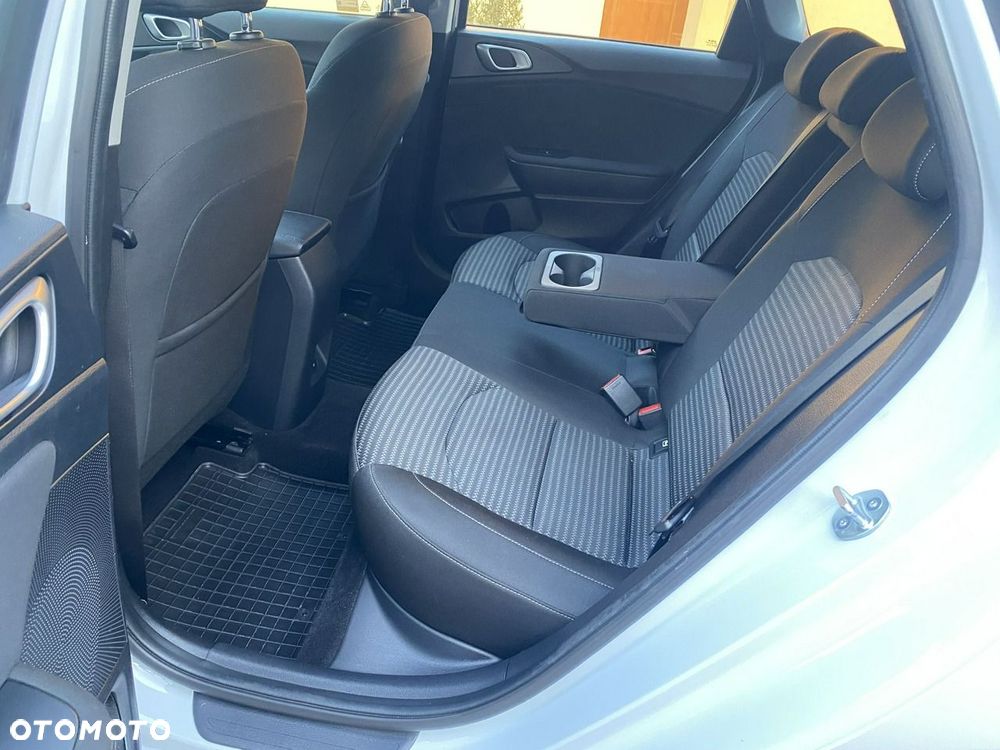 Kia Ceed 1.5 T-GDI M - 31
