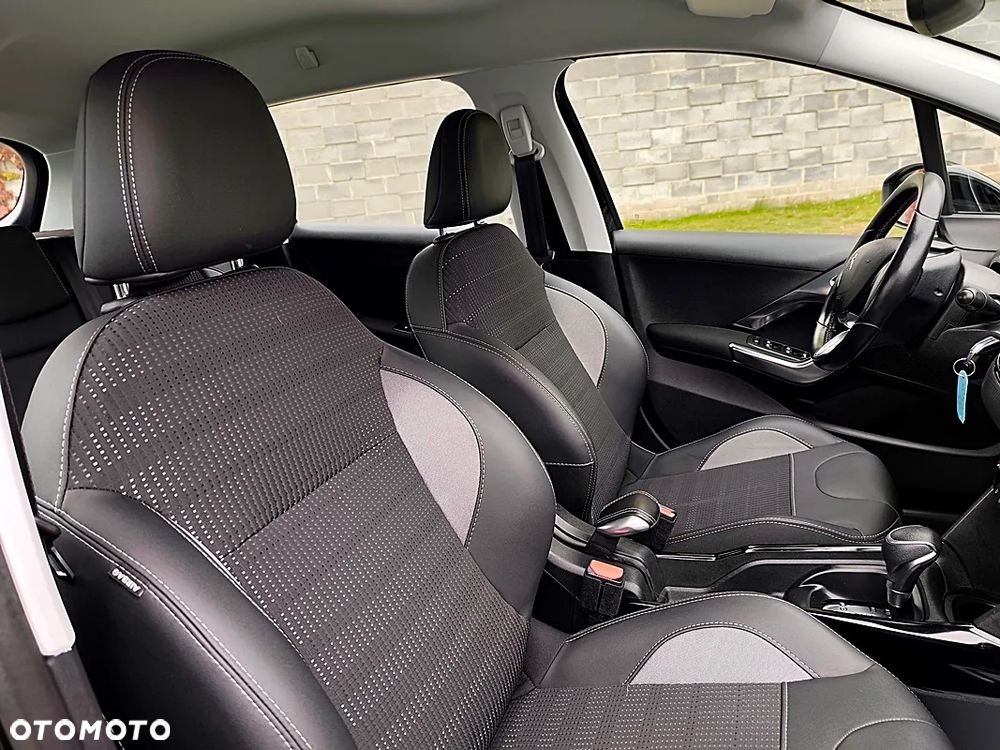 Peugeot 2008 PureTech 110 Stop&Start EAT6 Allure - 23