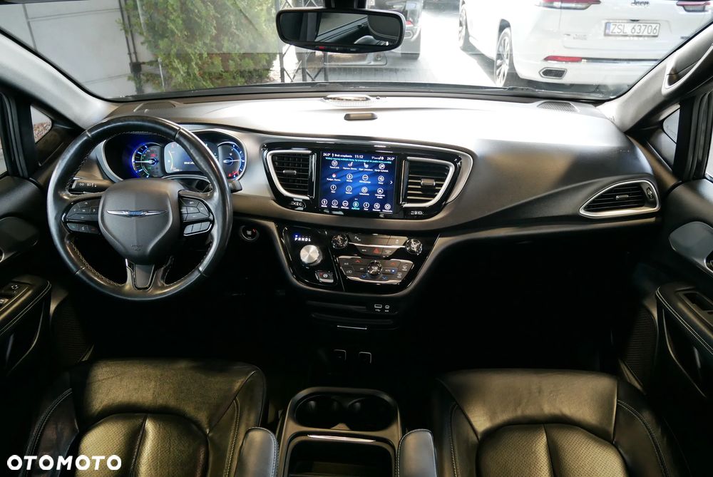 Chrysler Pacifica - 14