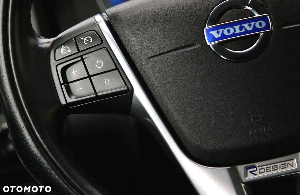 Volvo V60 2.0T R-Design - 29