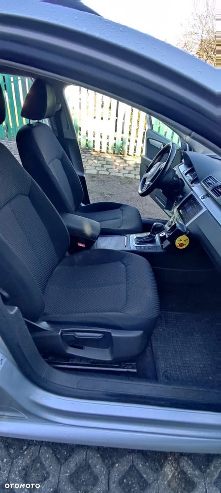 Volkswagen Passat Variant 2.0 TDI DSG Trendline - 12