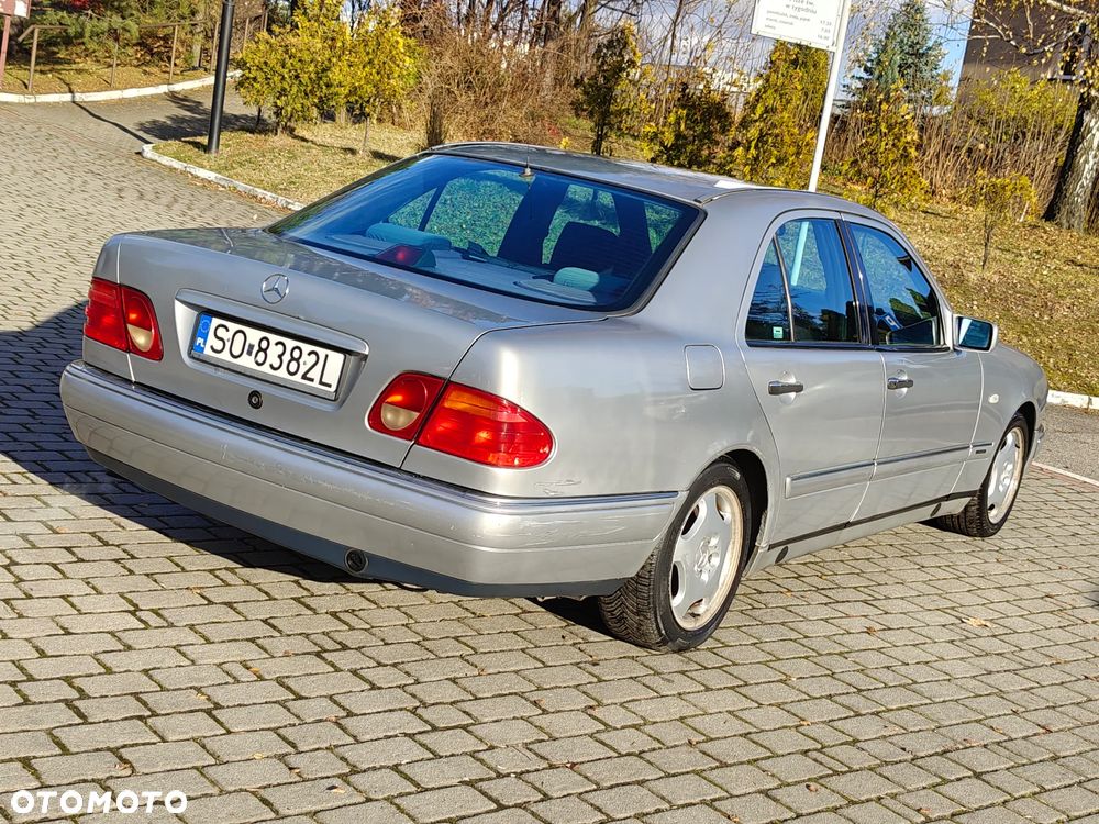 Mercedes-Benz Klasa E - 19