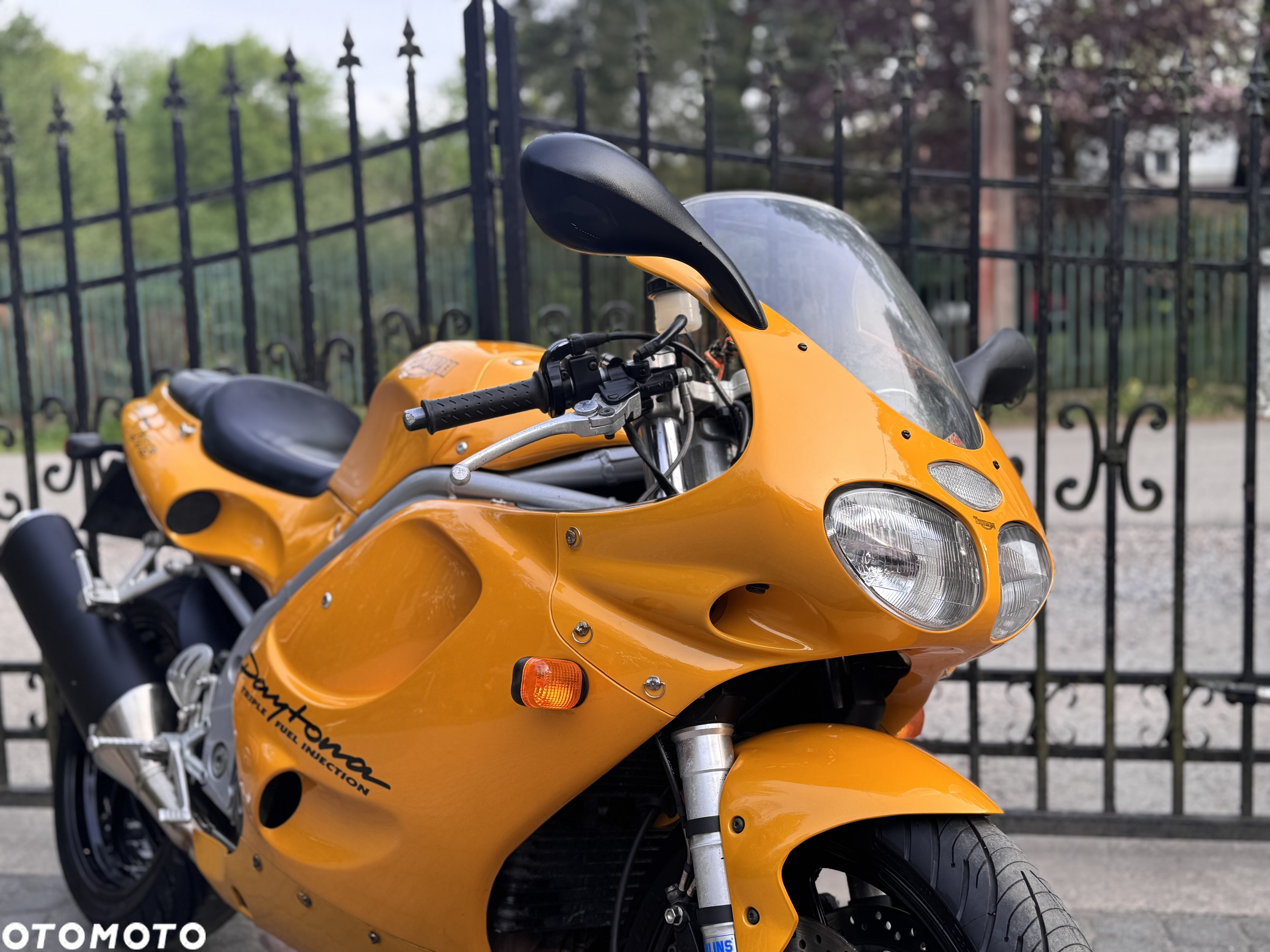 Triumph Daytona - 12