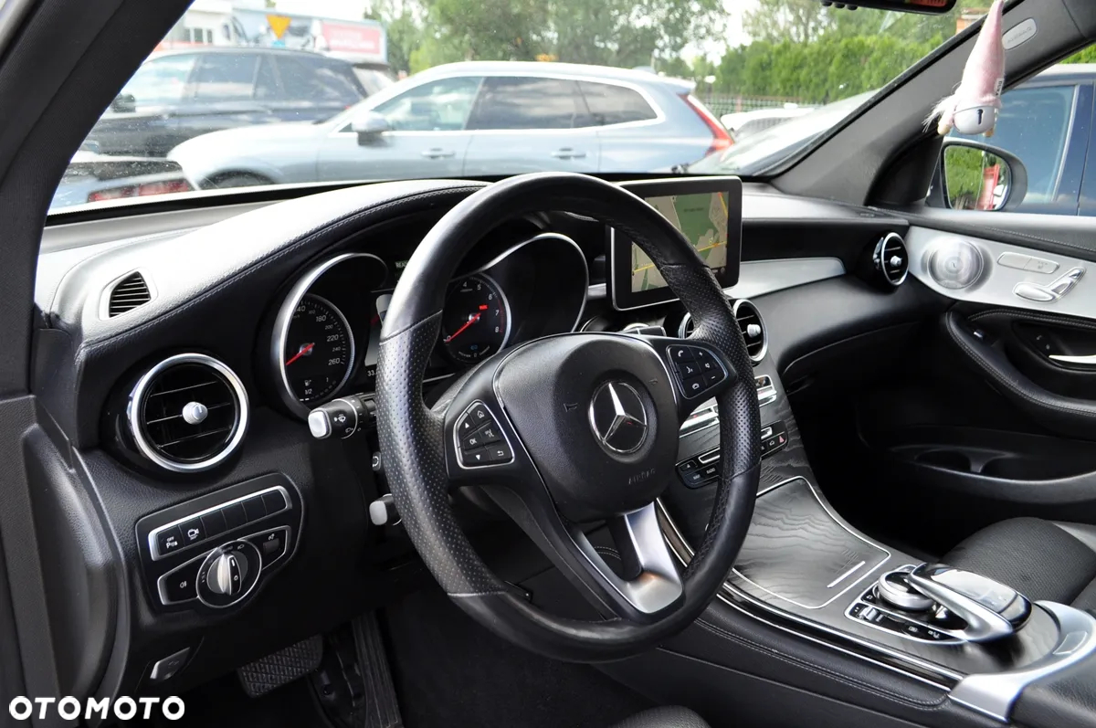 Mercedes-Benz GLC 350 e 4Matic 7G-TRONIC AMG Line - 22