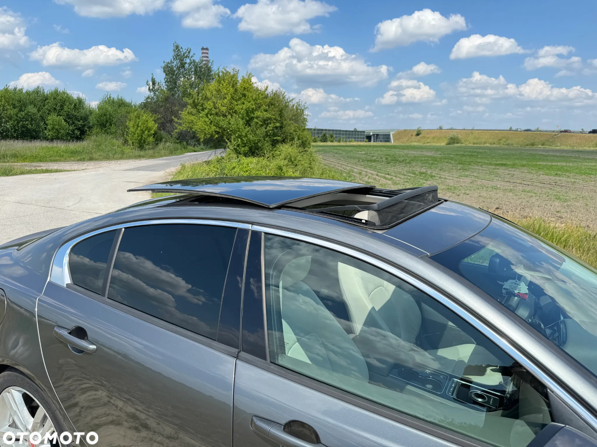 Jaguar XE S - 30