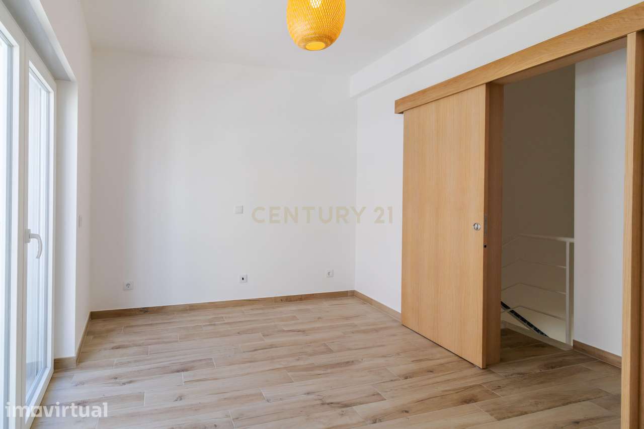 Invista no Coração de Lagos – Moradia T1 Renovada no Centro Histórico - Grande imagem: 2/33