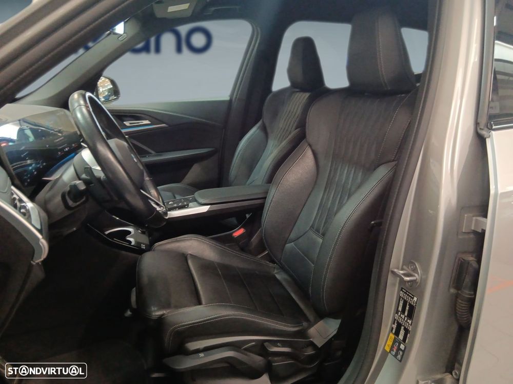 BMW iX1 eDrive20 Pack Desportivo M - 10