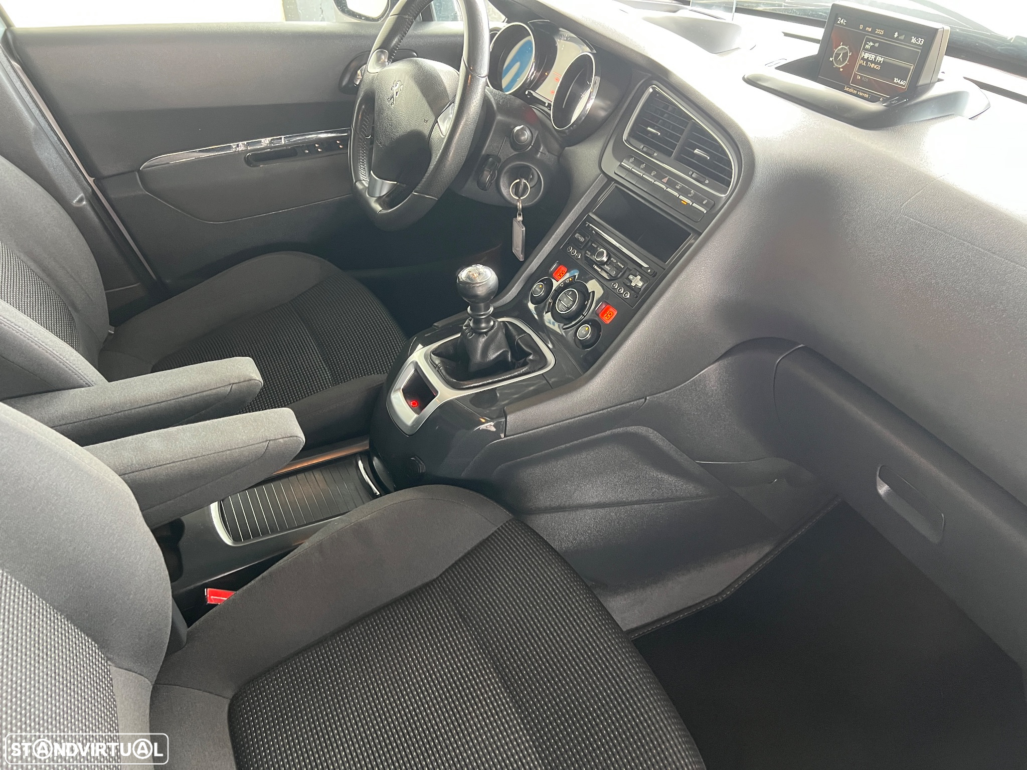 Peugeot 5008 1.6 BlueHDi Allure - 25