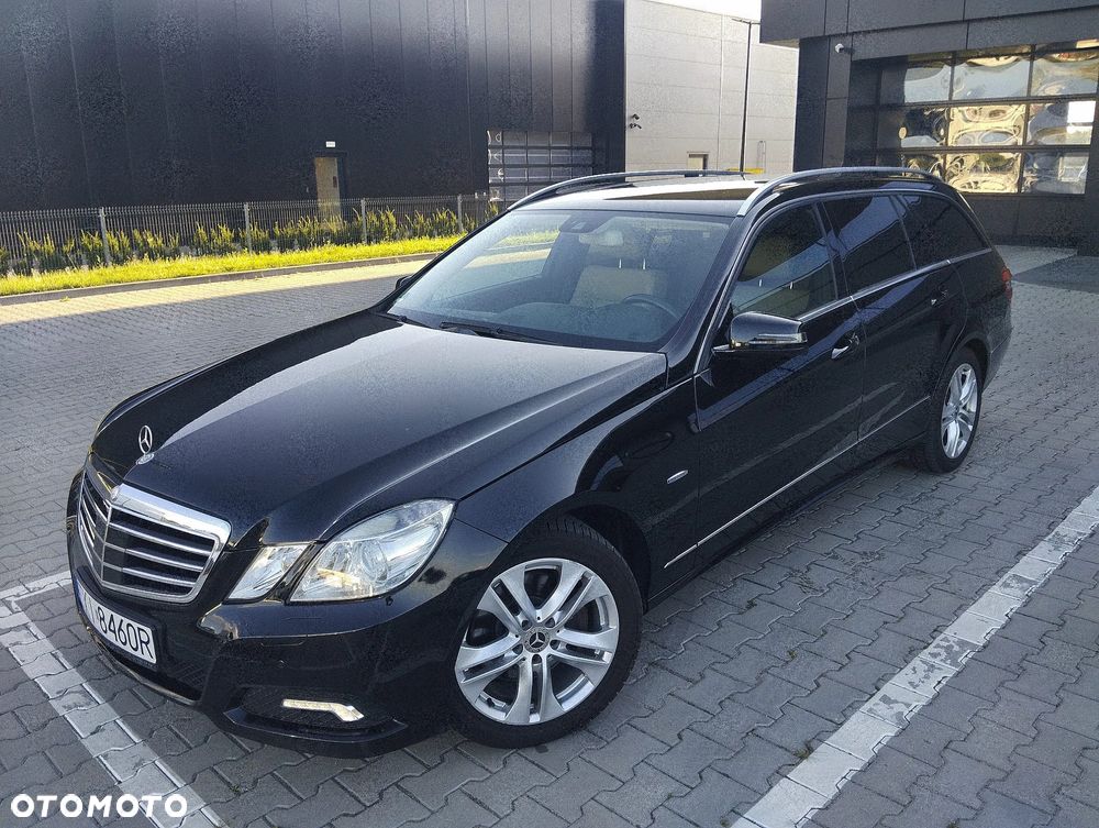 Mercedes-Benz Klasa E 250 CGI BlueEffICIENCY Avantgarde - 1