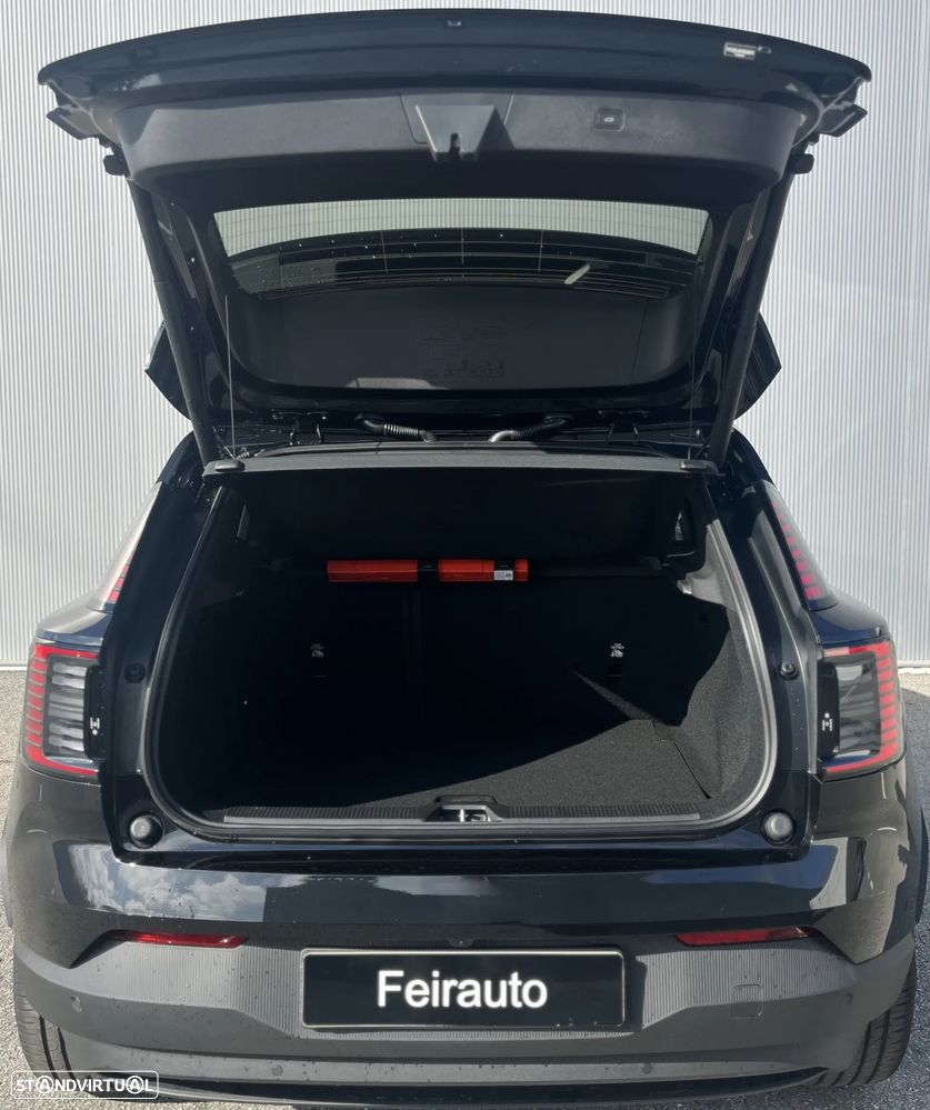 Volvo EX30 69 kWh Single Motor Extended Range Black Edition - 12