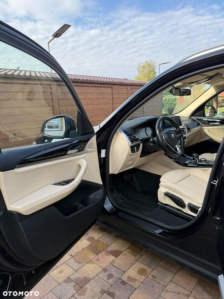 BMW X3 xDrive20i - 27
