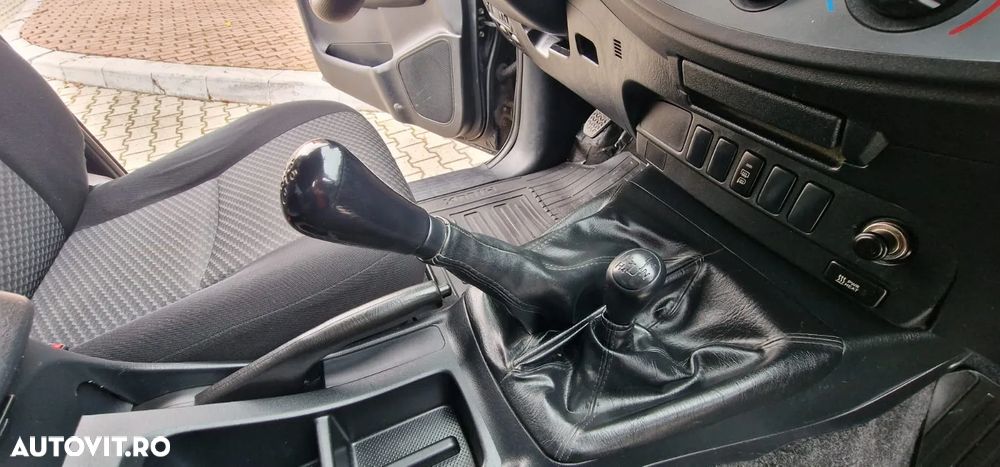 Toyota Hilux 4x4 Double Cab - 7