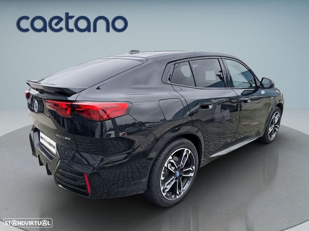 BMW iX2 eDrive20 Pack Desportivo M - 8