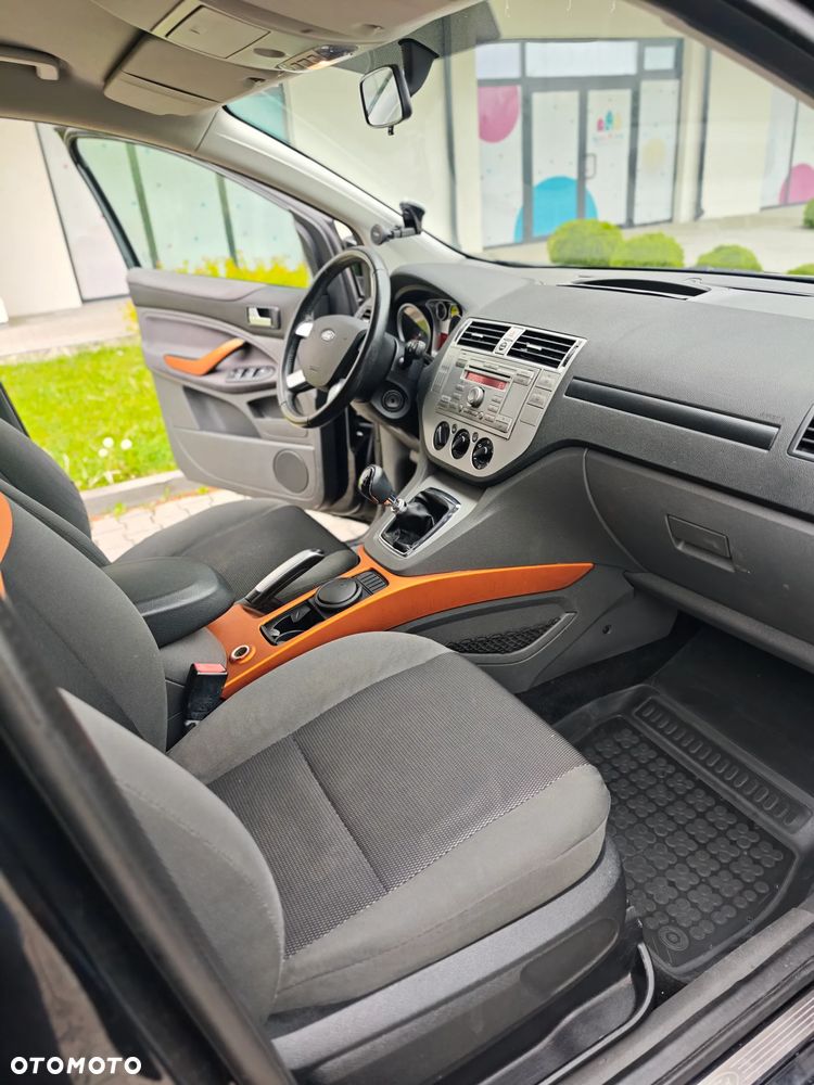 Ford Kuga 2.0 TDCi 2x4 Trend - 24