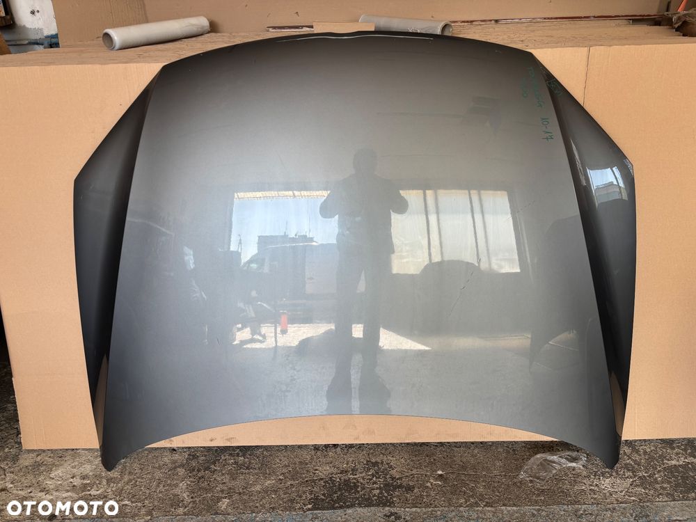 VW Touareg II 7P 10-17 Maska silnika - 1