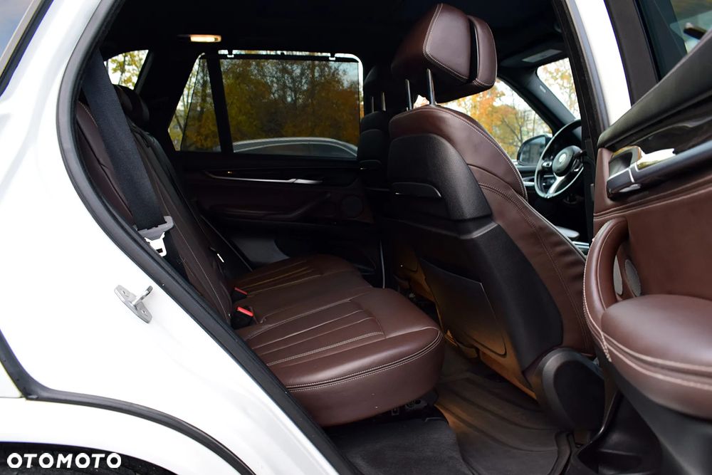 BMW X5 xDrive50i Sport-Aut - 7