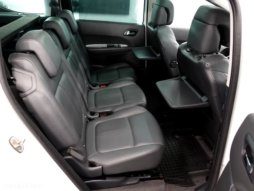Peugeot 5008 2.0 HDi Premium + - 9