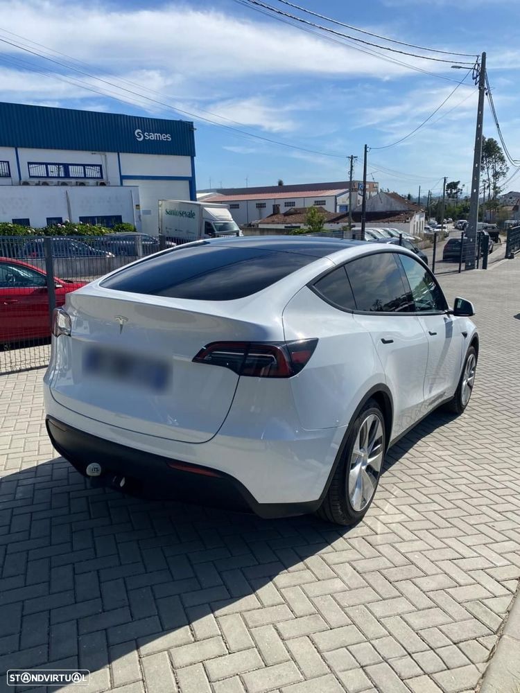 Tesla Model Y Standard RWD - 3