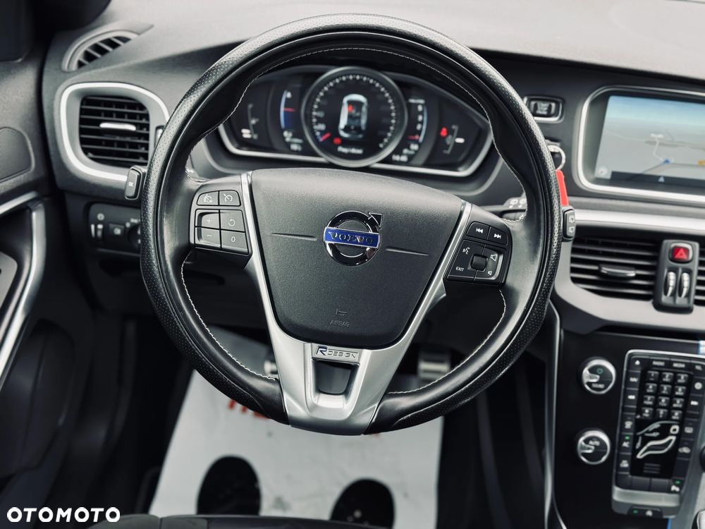 Volvo V40 D2 Drive-E R-Design Momentum - 23