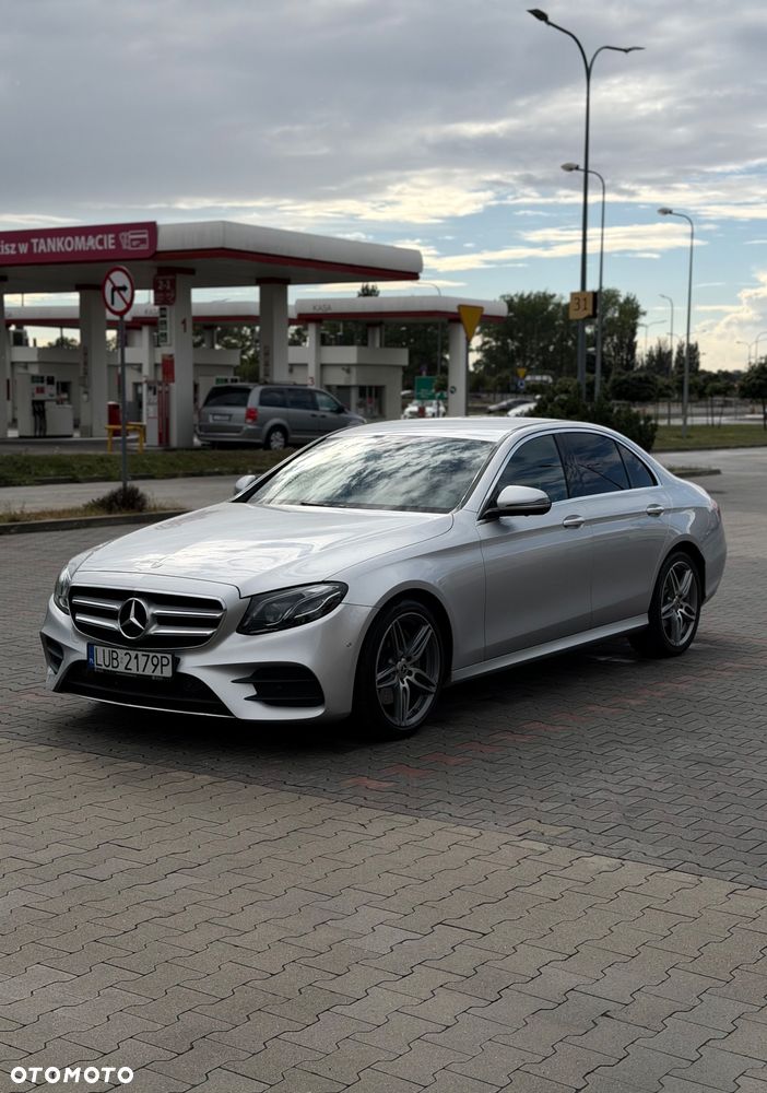 Mercedes-Benz Klasa E 220 d 4-Matic 9G-TRONIC - 4