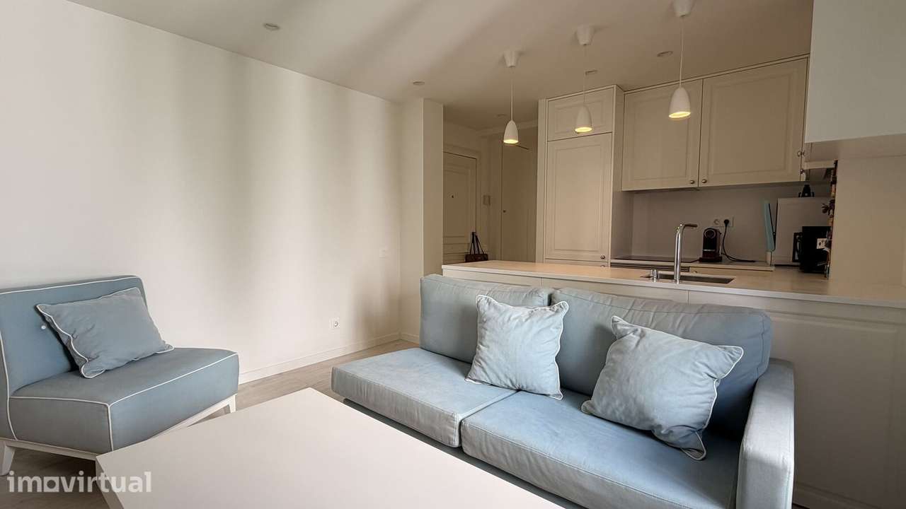 Apartamento T1 com estacionamento, Campolide, Lisboa