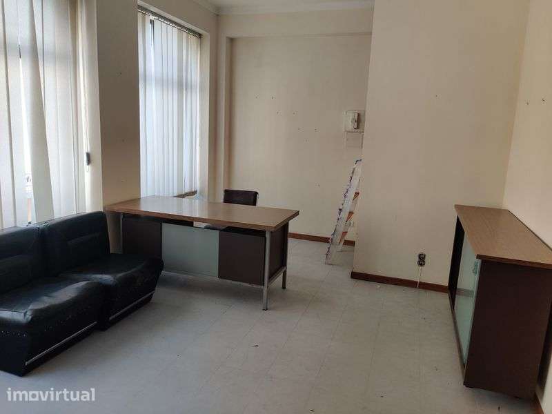Espaço comercial 75m2 com WC completo 2⁰ andar - Grande imagem: 5/8