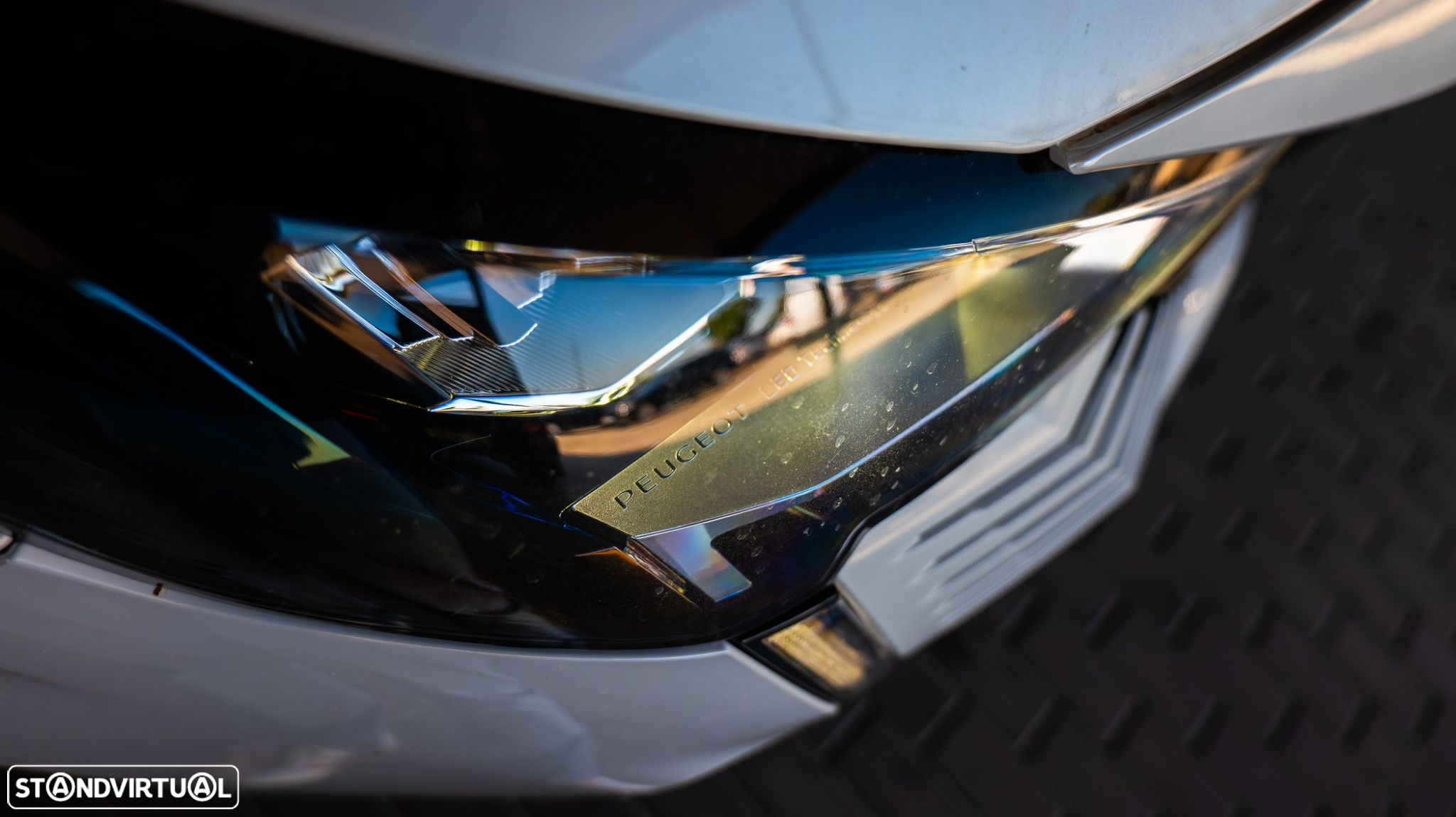 Peugeot 5008 1.2 PureTech Allure Pack EAT8 - 29