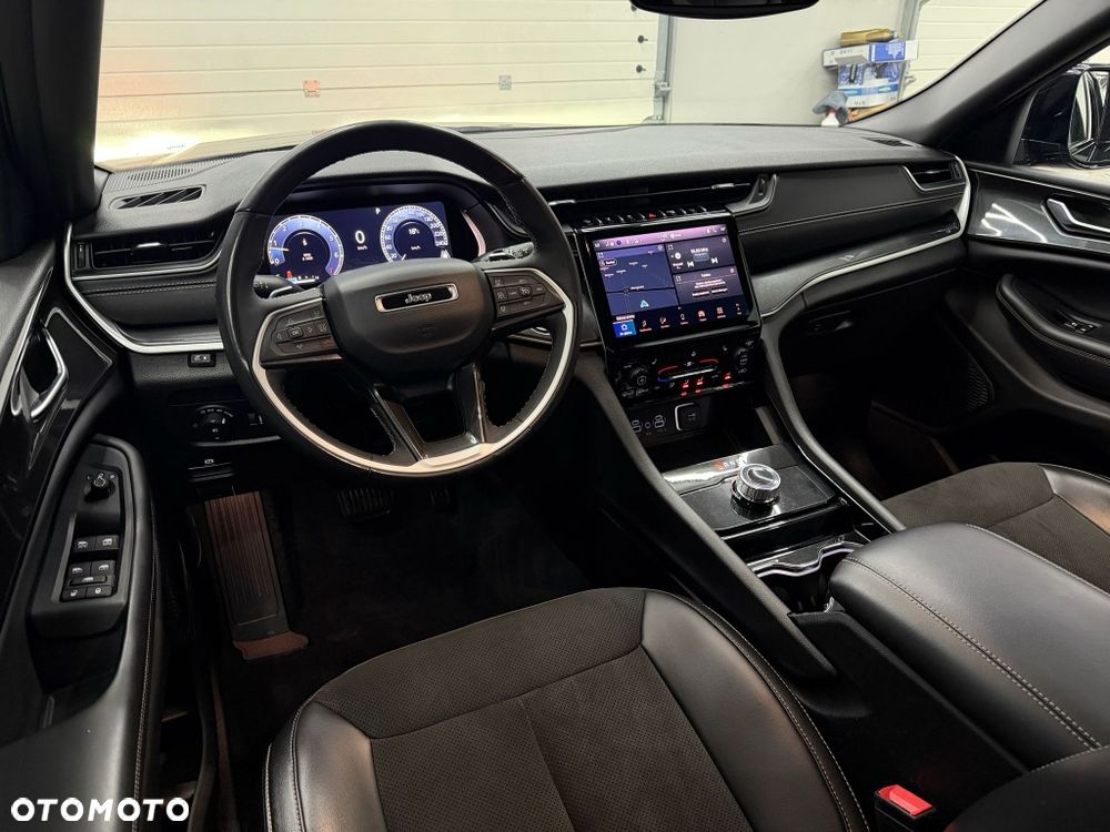 Jeep Grand Cherokee - 4