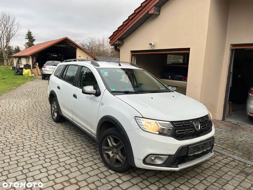 Dacia Logan TCe 90 (S&S) Stepway - 1
