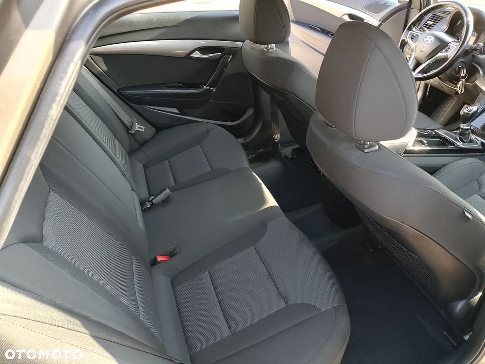 Hyundai i40 Kombi 1.7 CRDi Style - 12