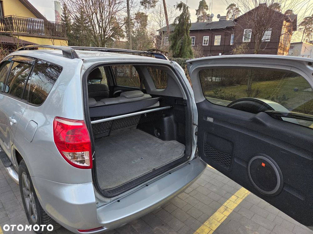 Toyota RAV4 - 12