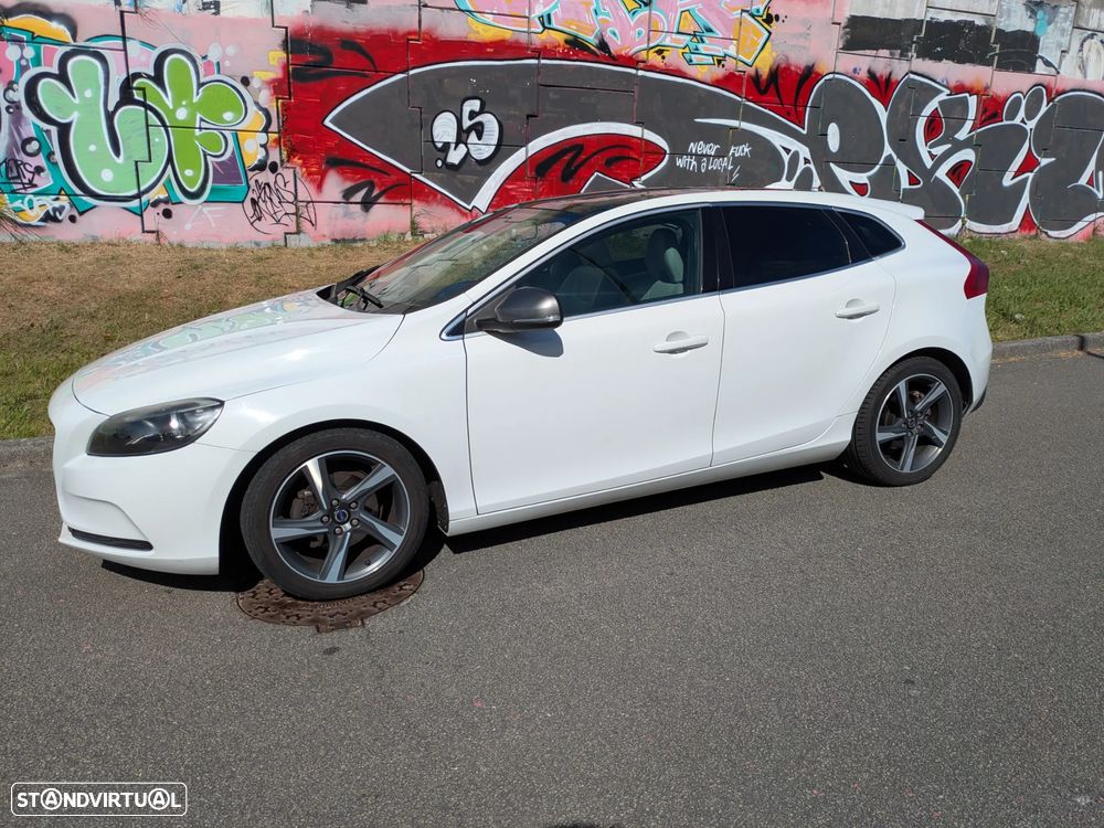 Volvo V40 D2 Momentum - 2