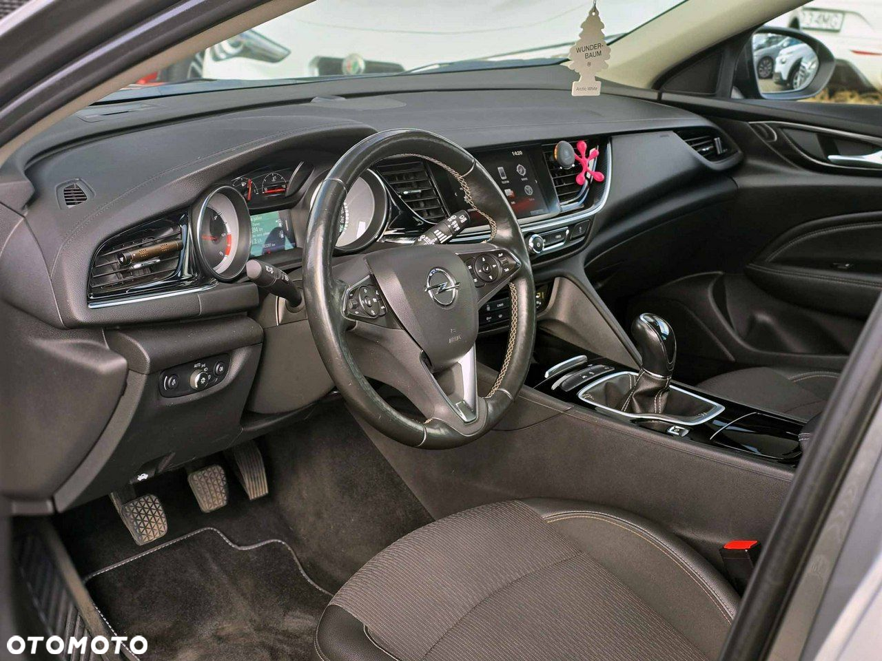Opel Insignia - 12