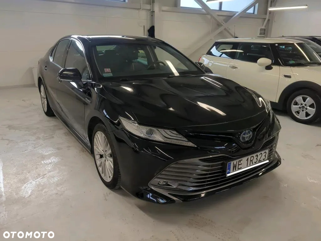 Toyota Camry 2.5 Hybrid Executive CVT - 2
