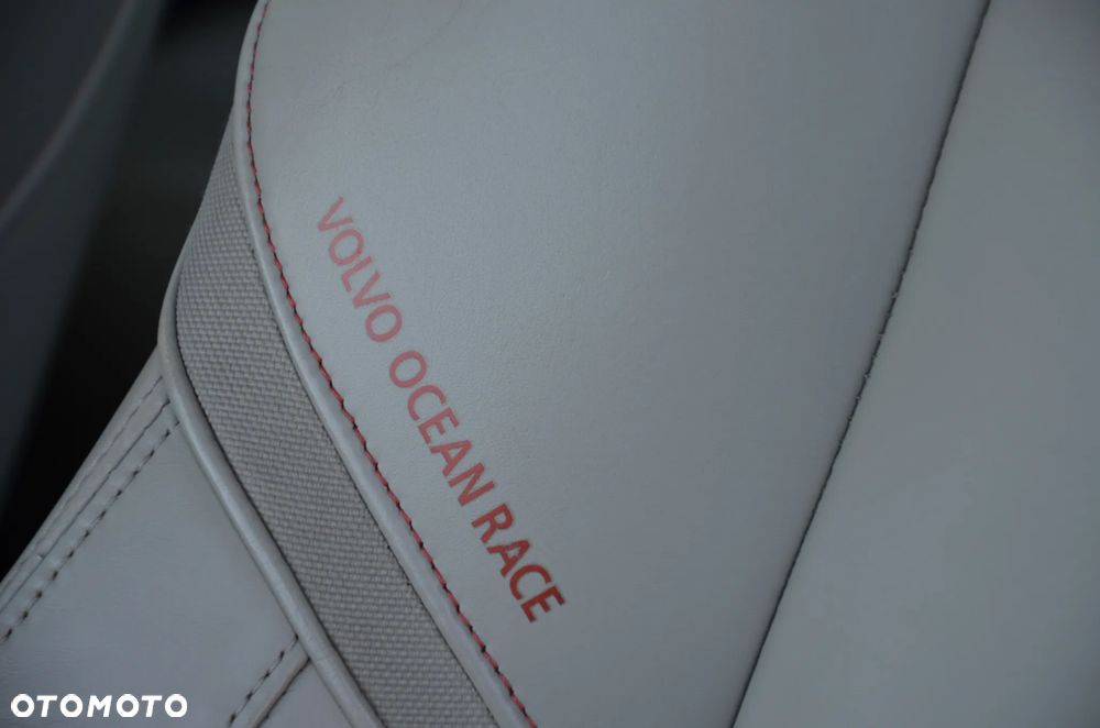 Volvo XC 60 D3 Drive-E Ocean Race - 16