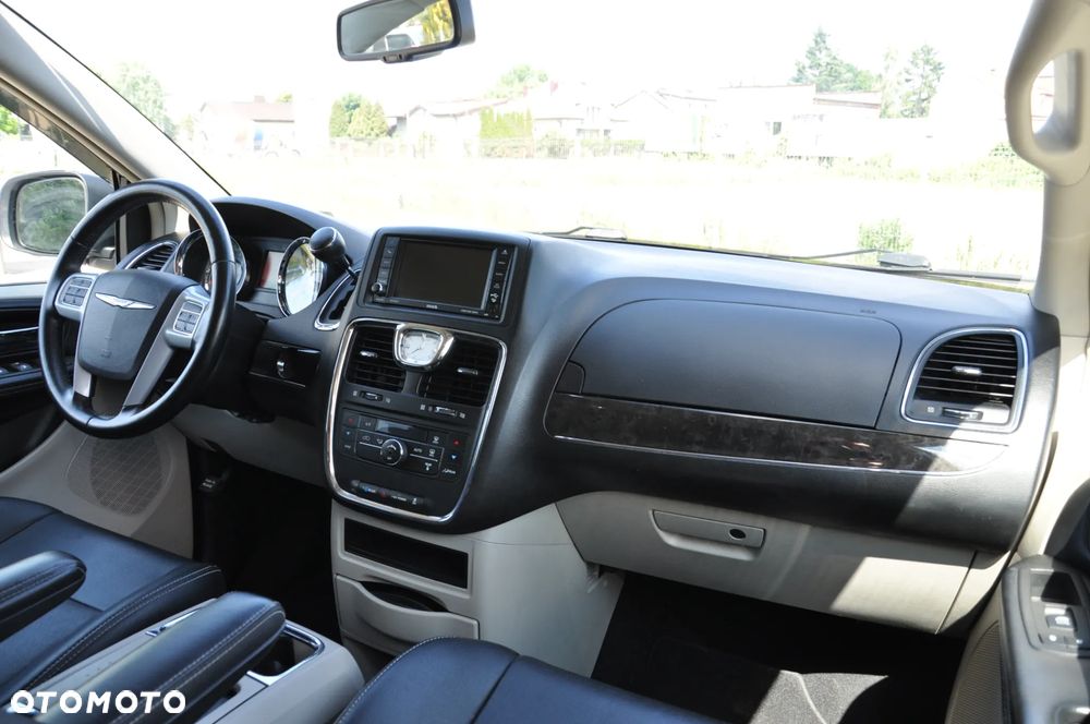 Chrysler Town & Country 3.6 Touring - 11