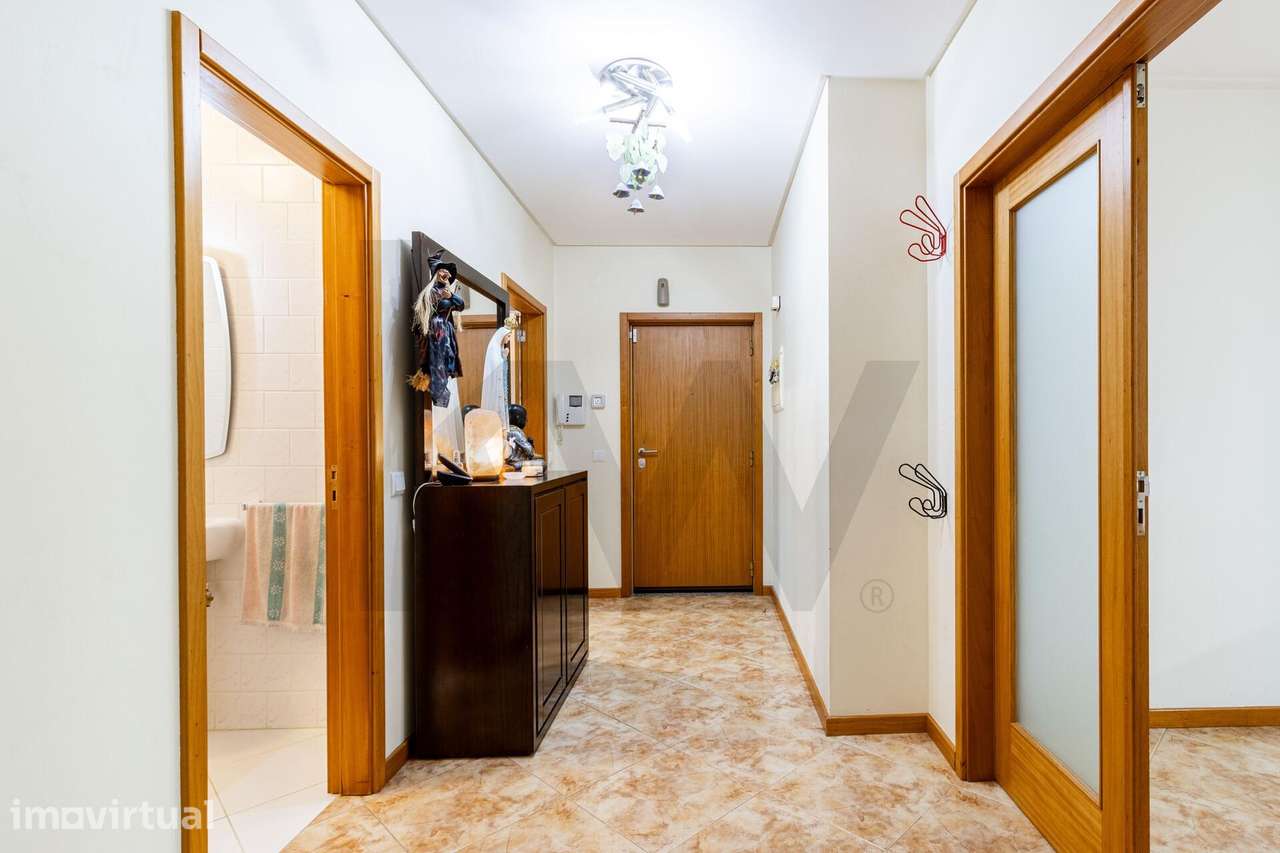 Apartamento T4 a menos de 5 min de São João da Madeira - Grande imagem: 3/26